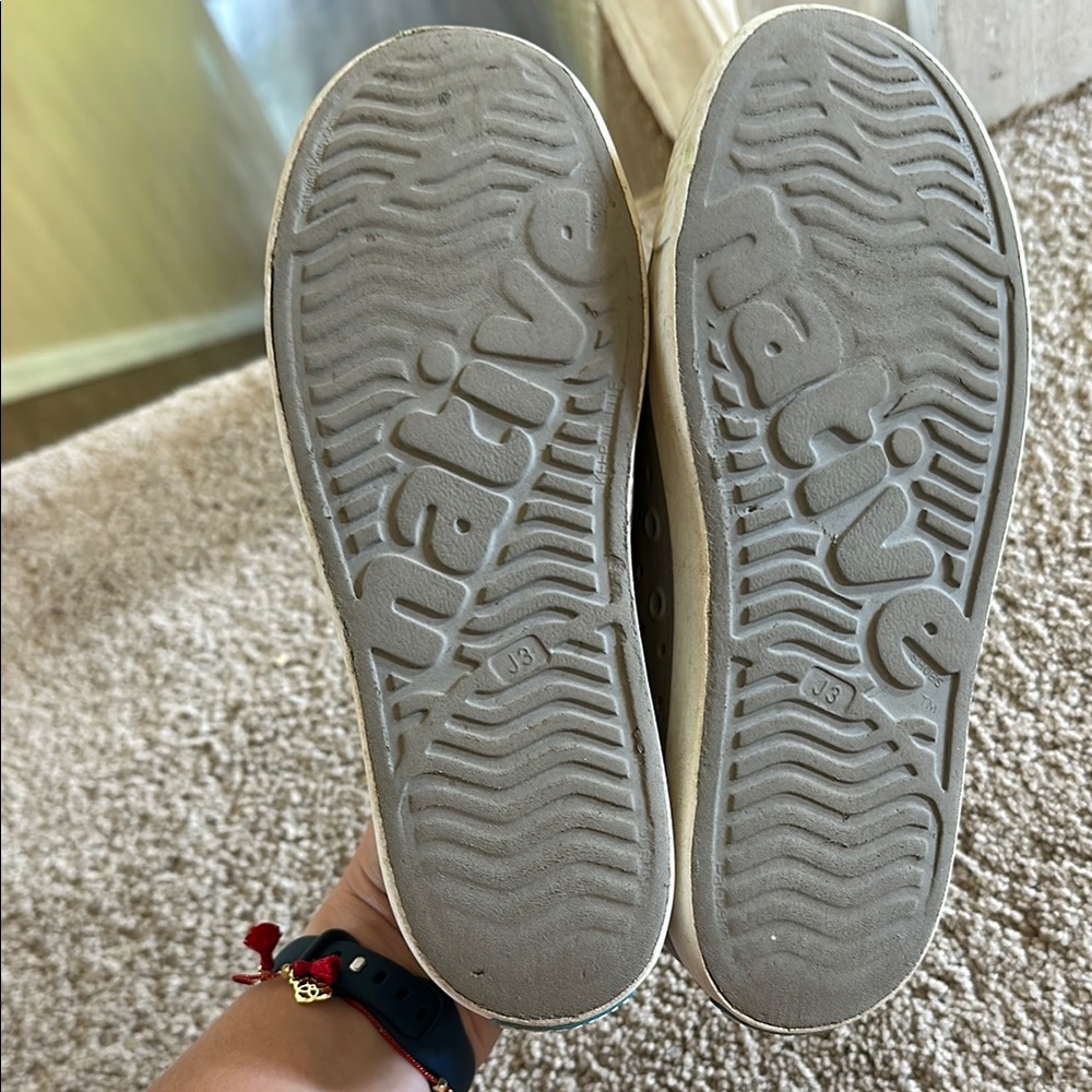 Native Shoes - Picture 3 of 4